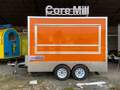 مقطورة شواء متنقلة بطول 18 قدمًا من كاليفورنيا لشواء FLAVORS BRAZILIAN GRILL