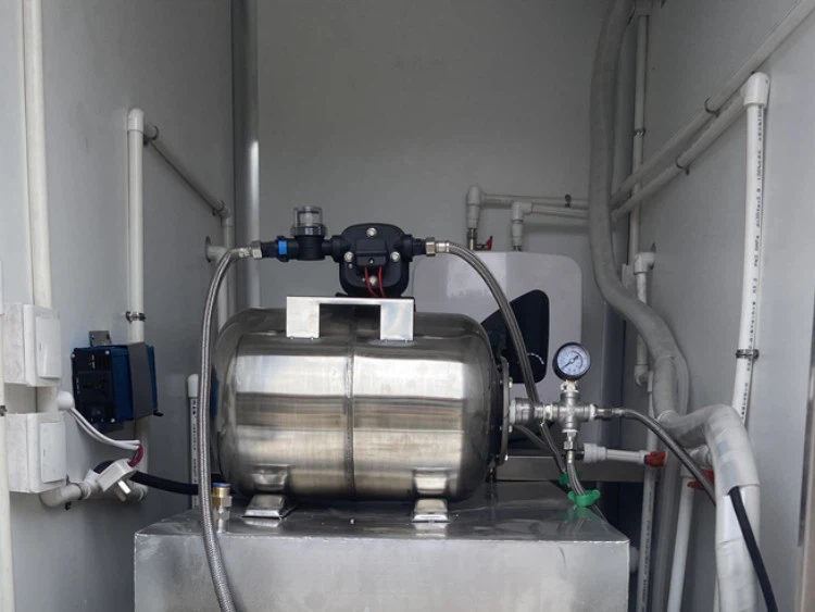 Water-Pipes-and-Water-Pressure-Tank Water-Pipes-and-Water-Pressure-Tank